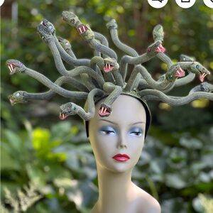 Medusa head piece